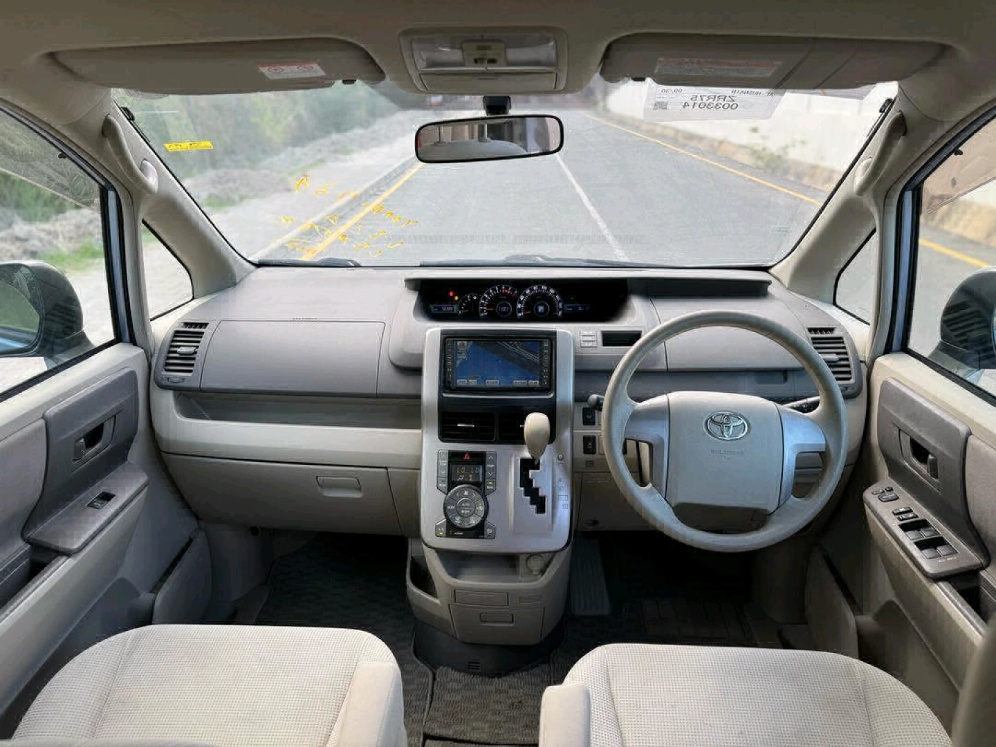 Light Blue Toyota Noah Minivan thumbnail 6