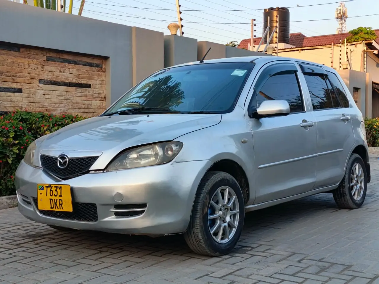 Mazda Demio DKR thumbnail 2