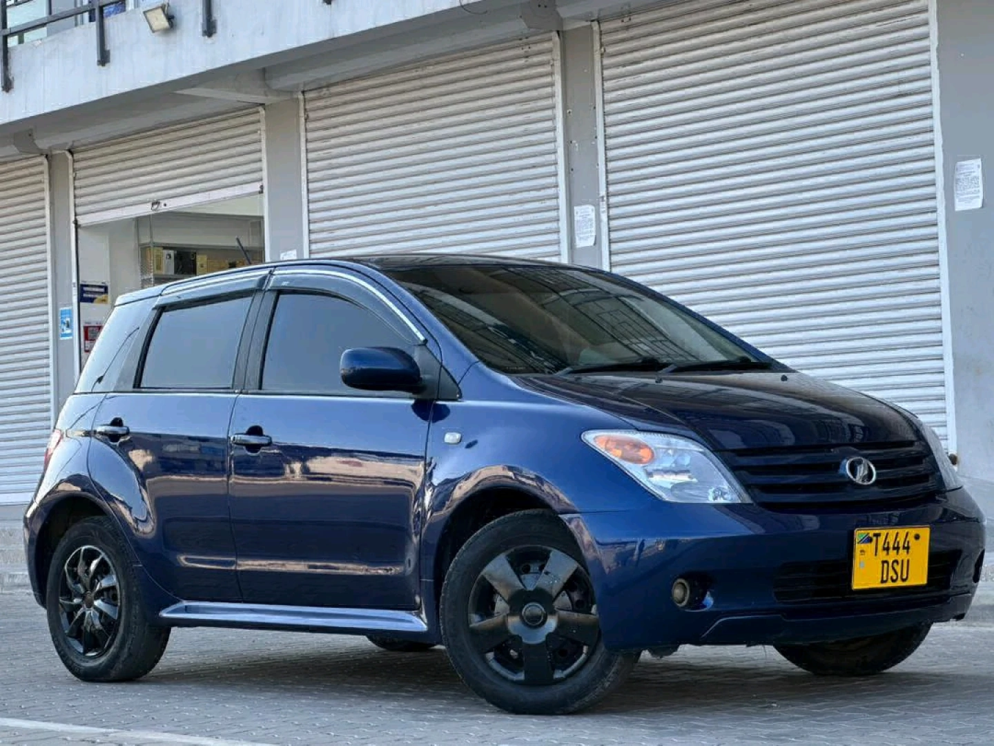 2006 Toyota Ist Car, Dark Blue thumbnail 3