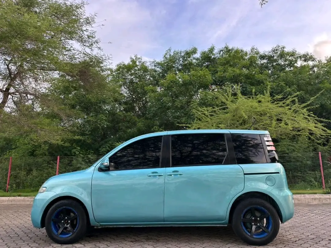 Toyota Sienta Light Blue (DLH) thumbnail 9