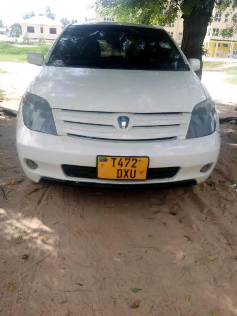 Toyota Ist (White) thumbnail 7