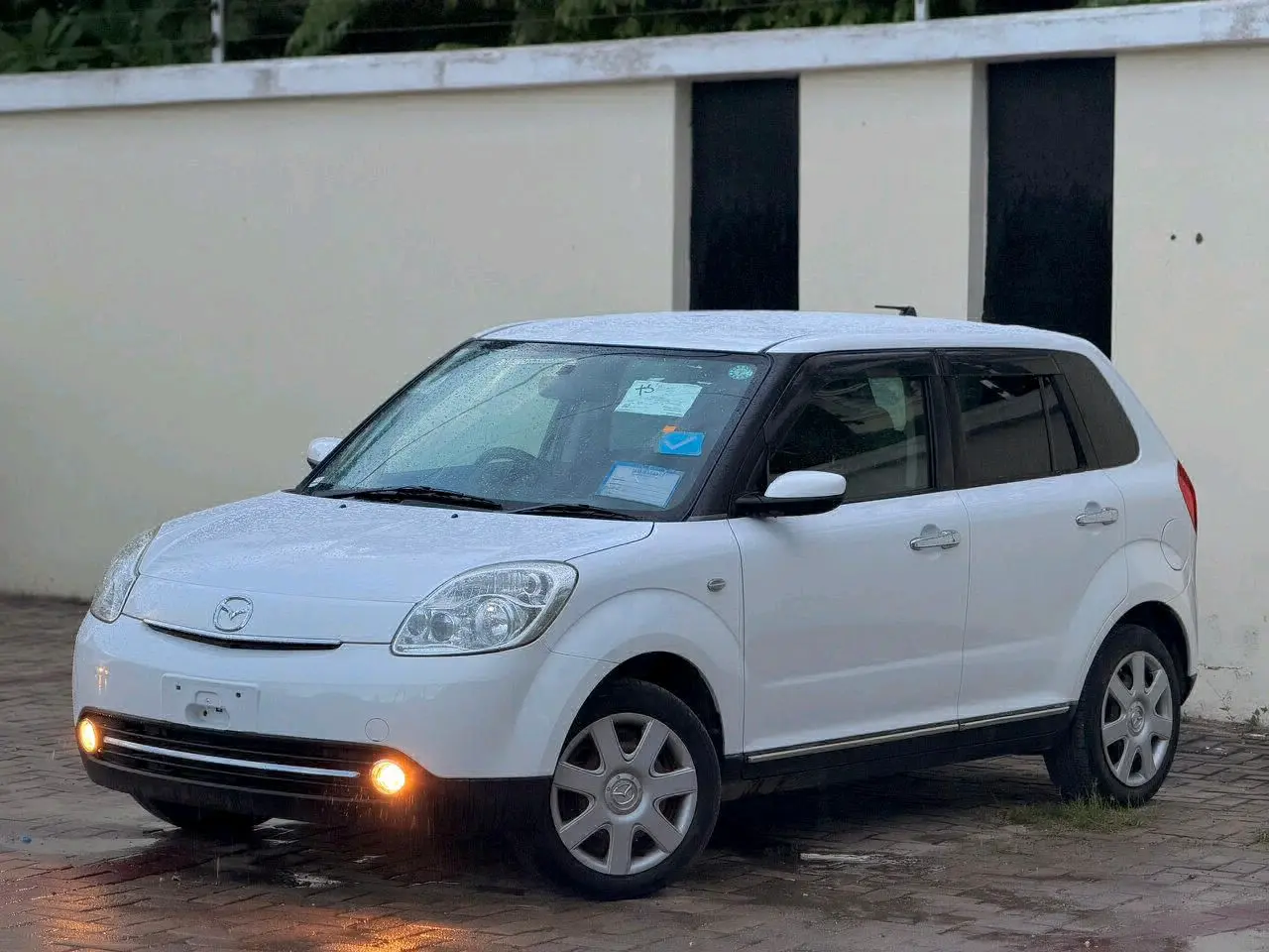 Mazda Verisa 2008 thumbnail 2