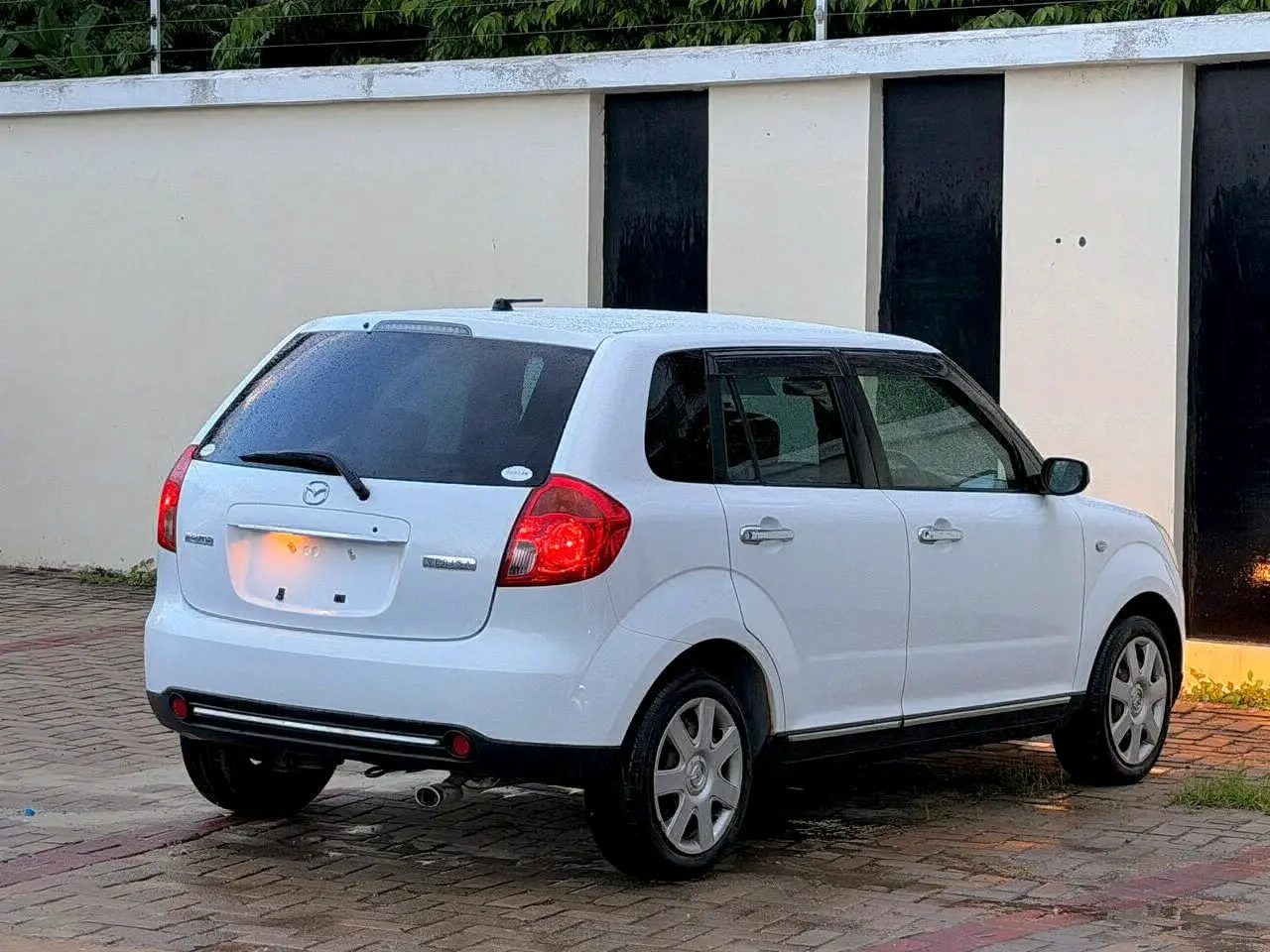 Mazda Verisa 2008 thumbnail 4