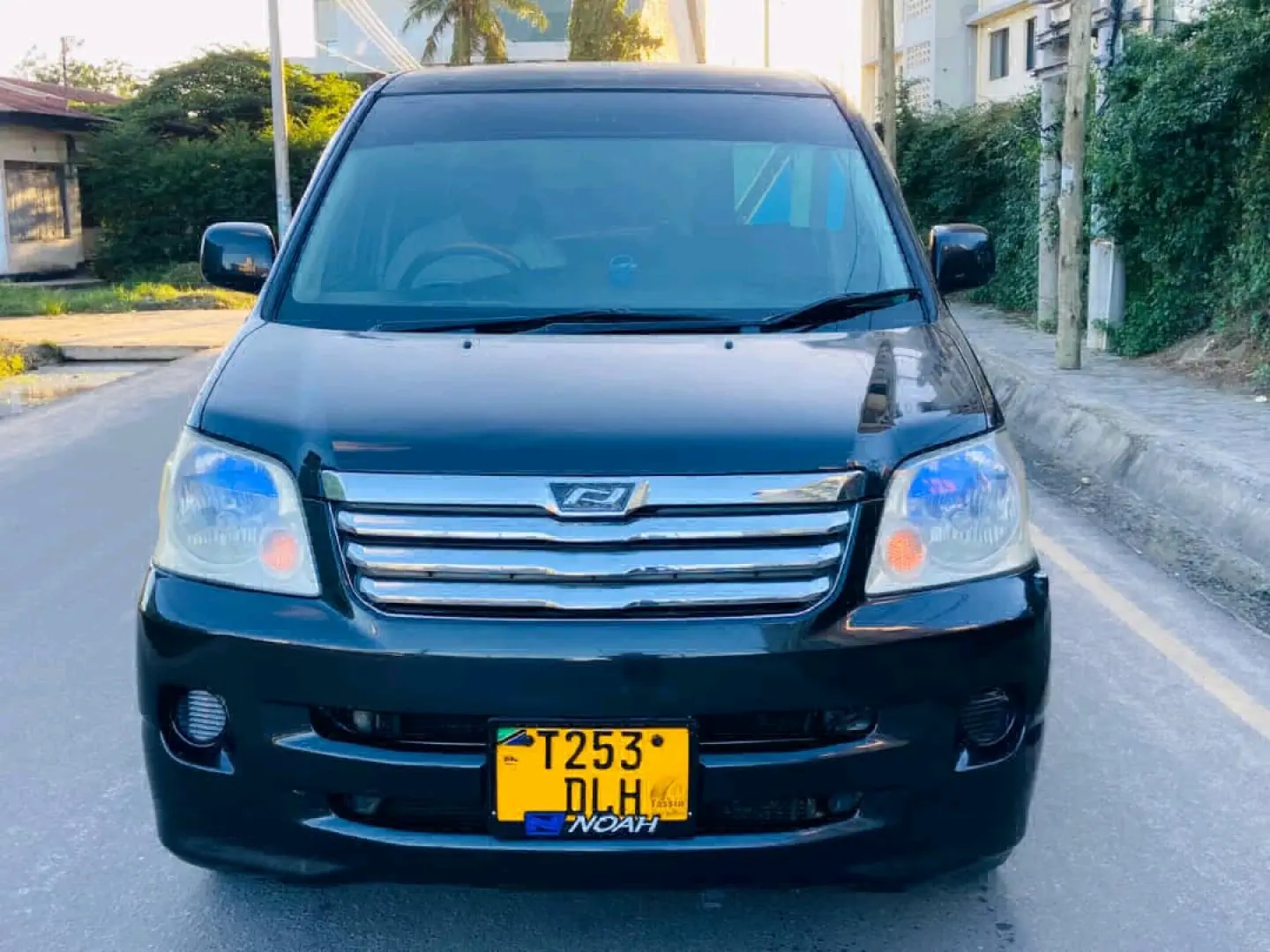 Toyota Noah New Shape Van