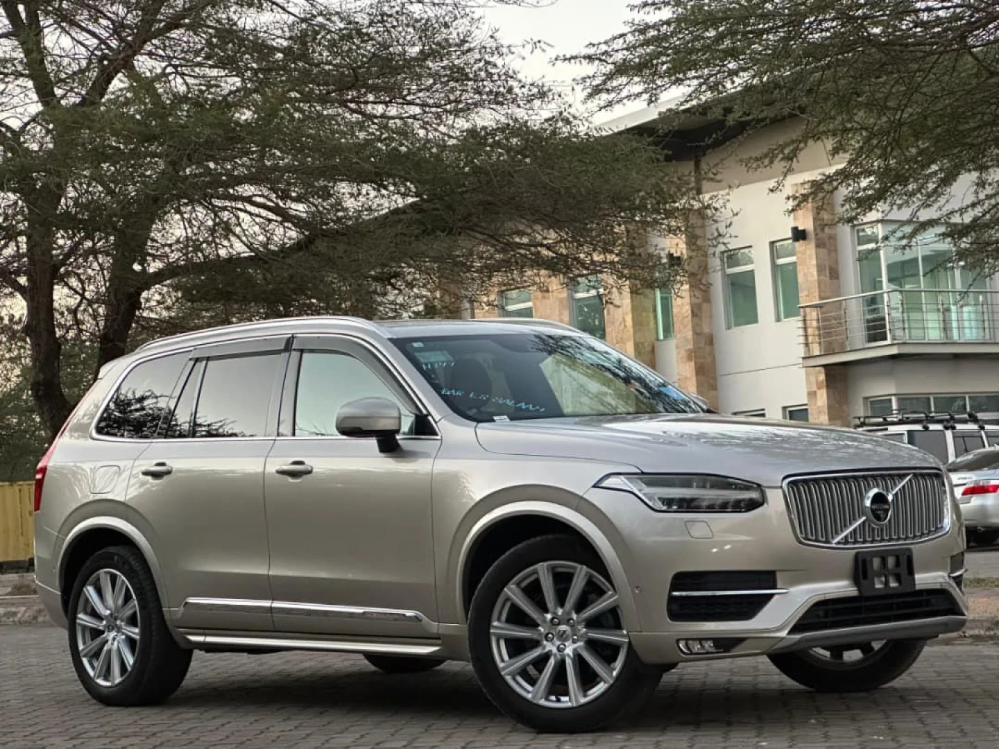 2016 VOLVO XC90 T6 INSCRIPTION SUV thumbnail 2