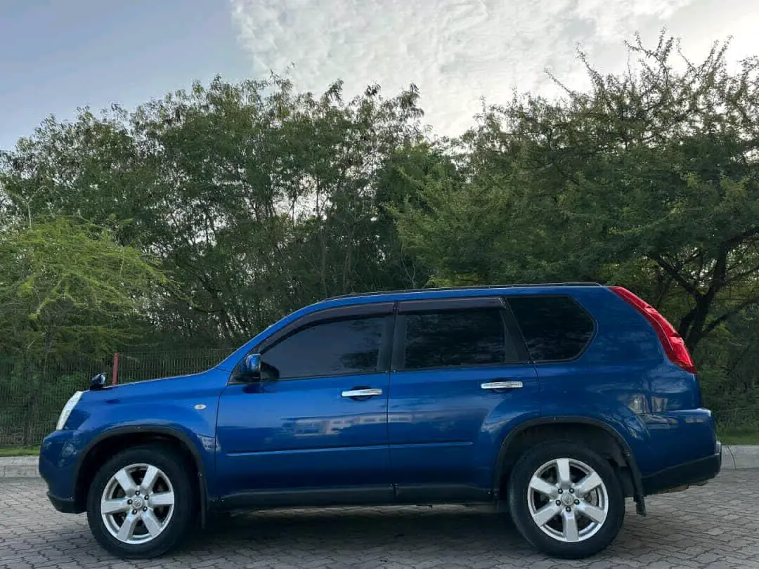 Blue 2008 Nissan X-Trail SUV thumbnail 9