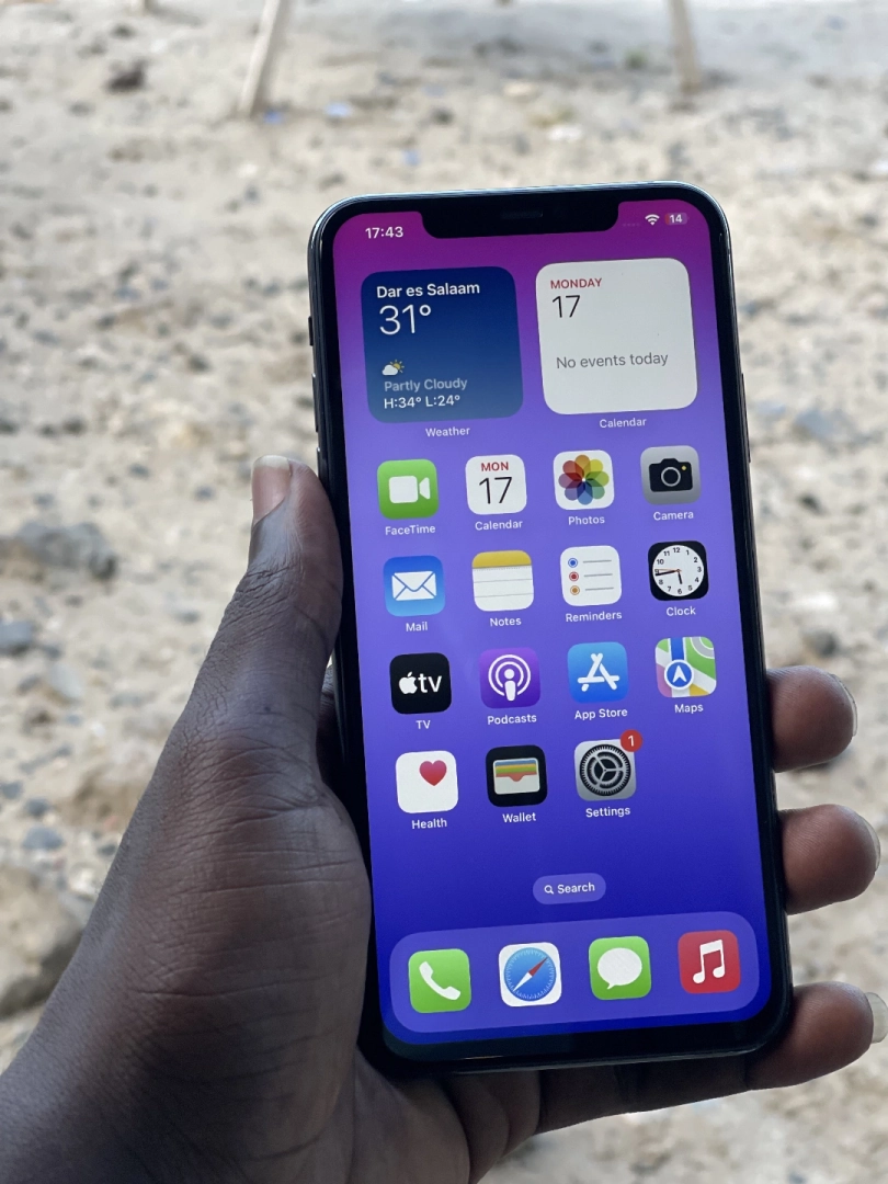 IPhone 11 Pro Max 512GB (Face ID Issue) thumbnail 4