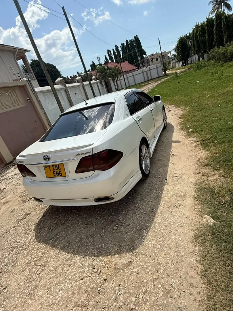 Toyota Crown Athlete (ENG)
