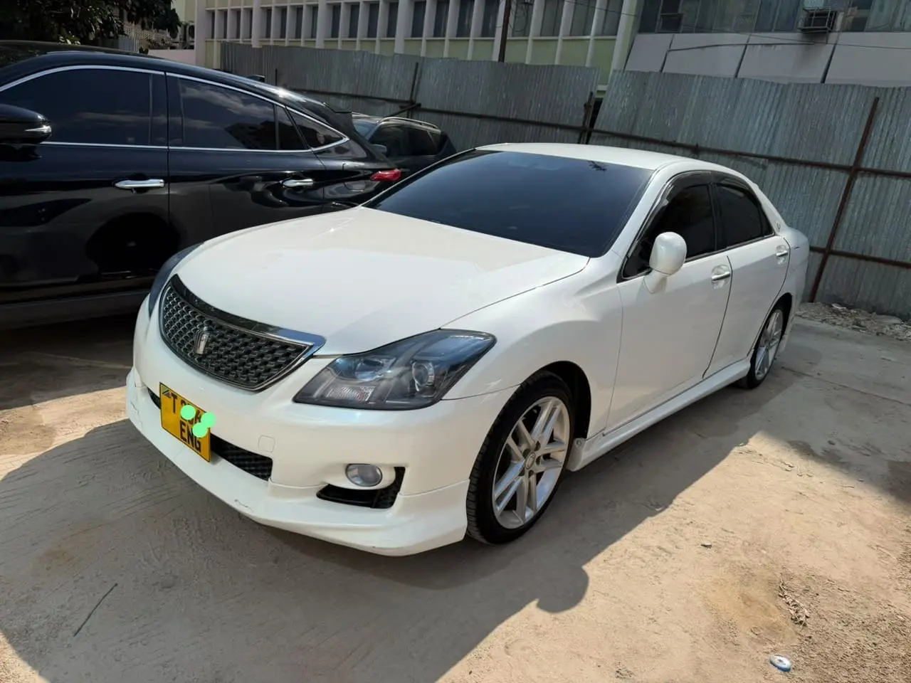 Toyota Crown Athlete (ENG) thumbnail 3