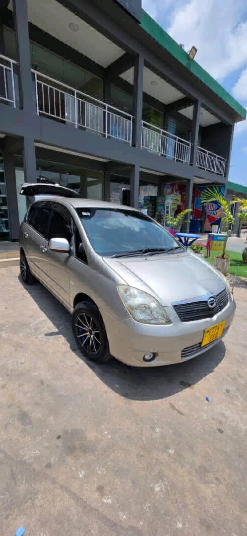 Toyota Spacio 2001 Silver Full AC thumbnail 2