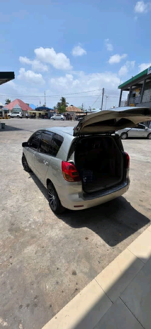 Toyota Spacio 2001 Silver Full AC thumbnail 3