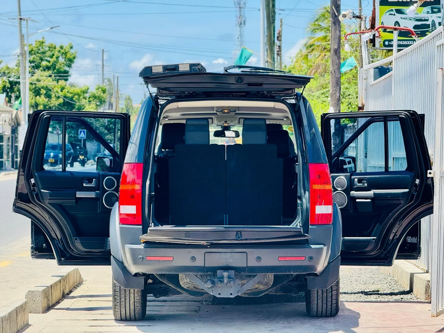 Land Rover Discovery 3 2008 Black SUV (Exchange Allowed)