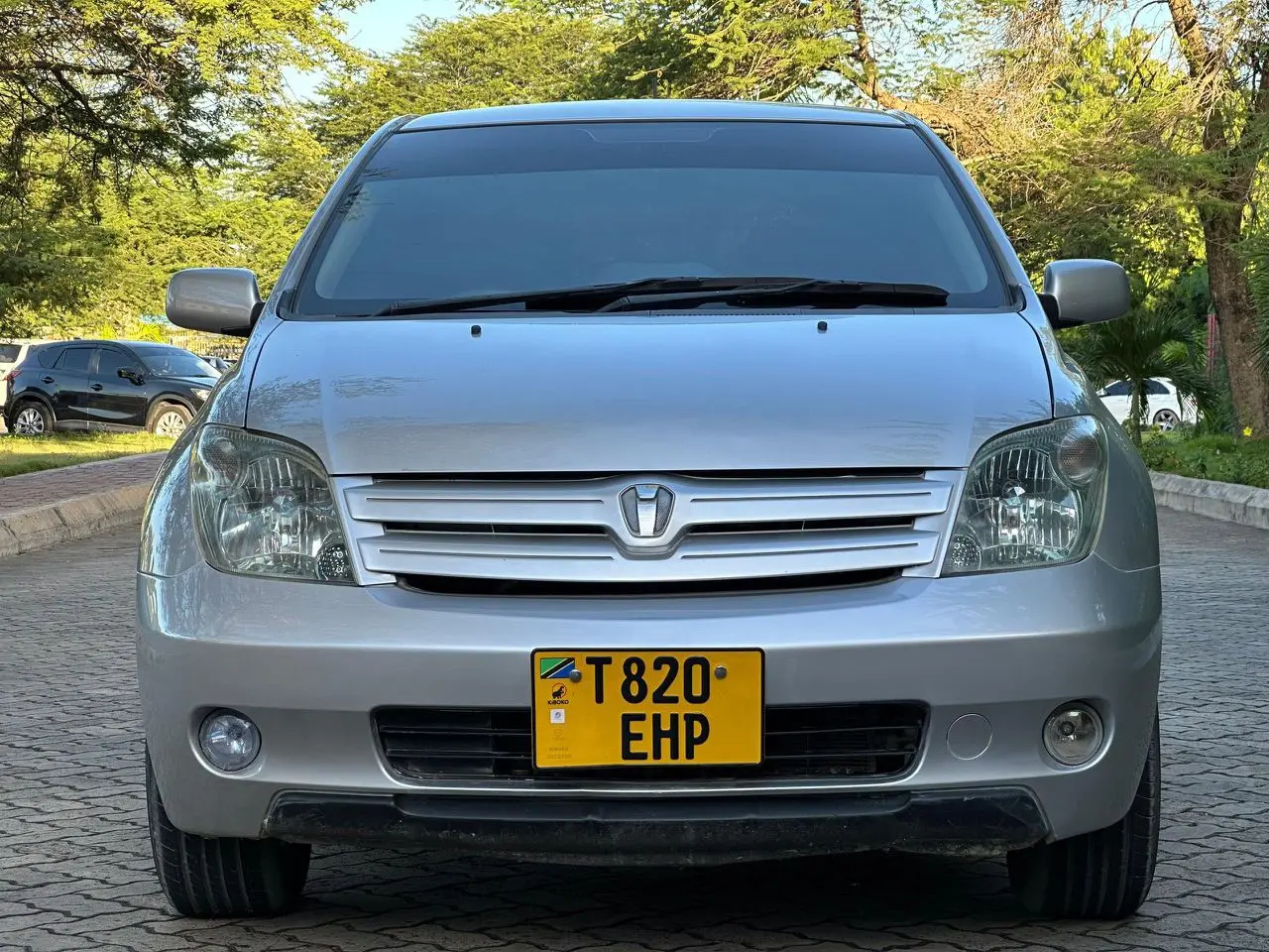 Toyota ist 2004