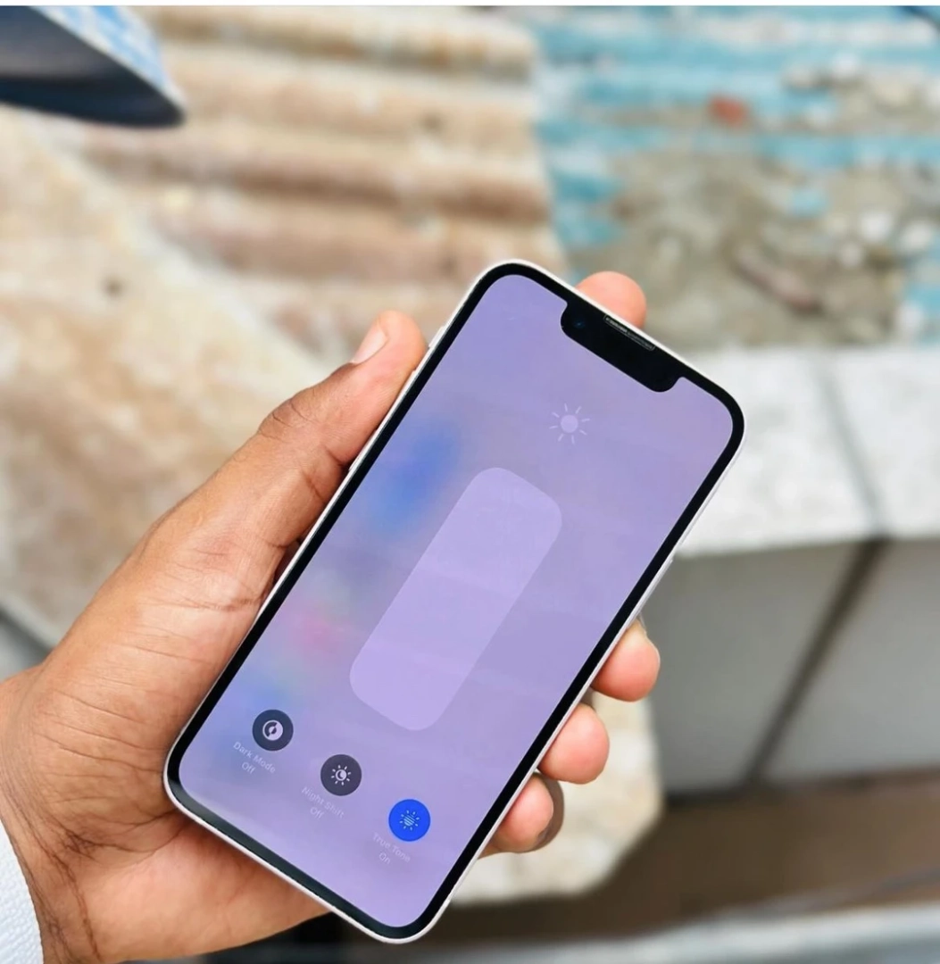 IPhone 128GB BH 100% Very Clean thumbnail 2