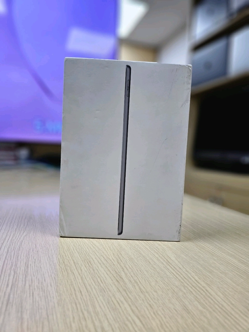 Apple iPad 9th Gen 64GB WiFi Tablet thumbnail 3