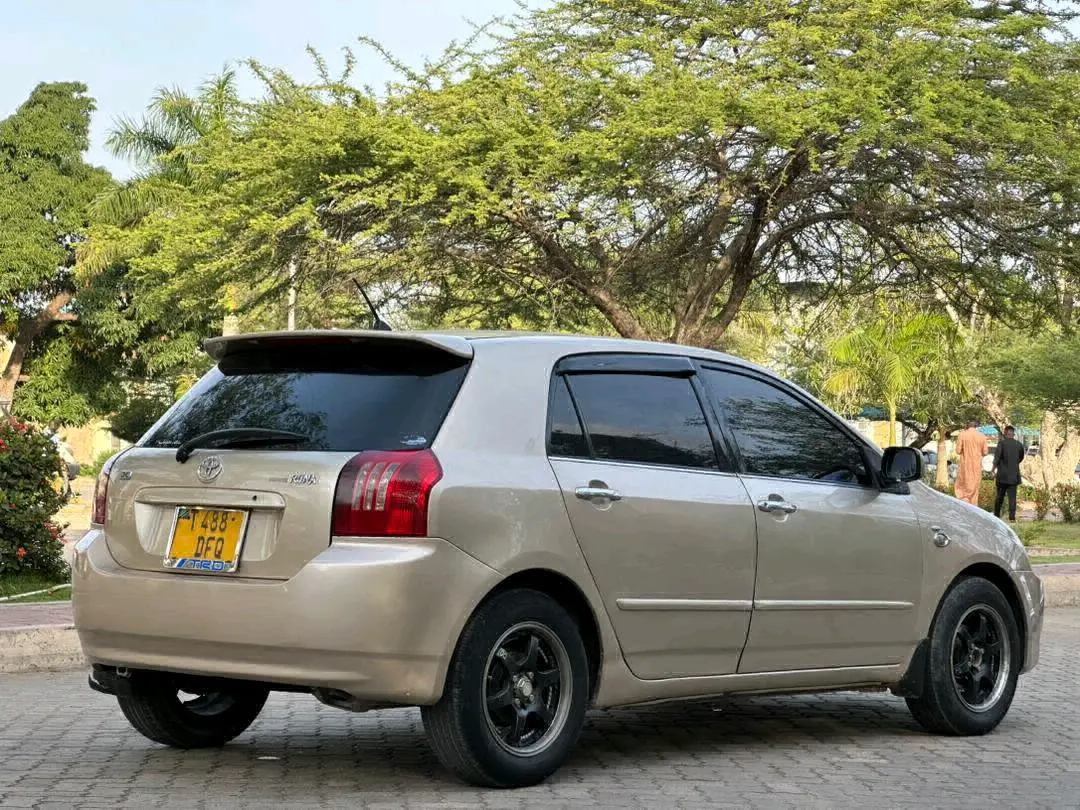 Toyota RunX 2002, 1490cc, Bei/Gold thumbnail 6