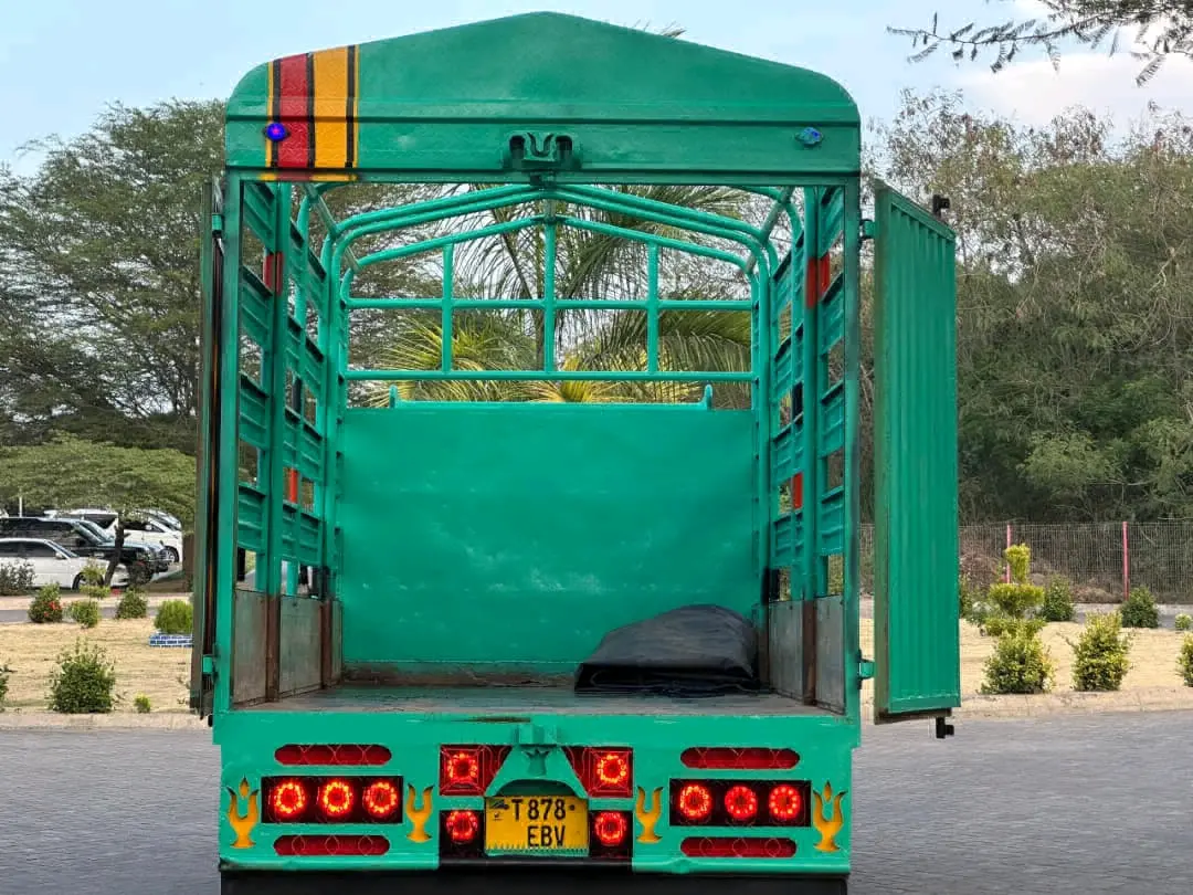 Mitsubishi Canter Truck 1998 (6 Tons) thumbnail 2