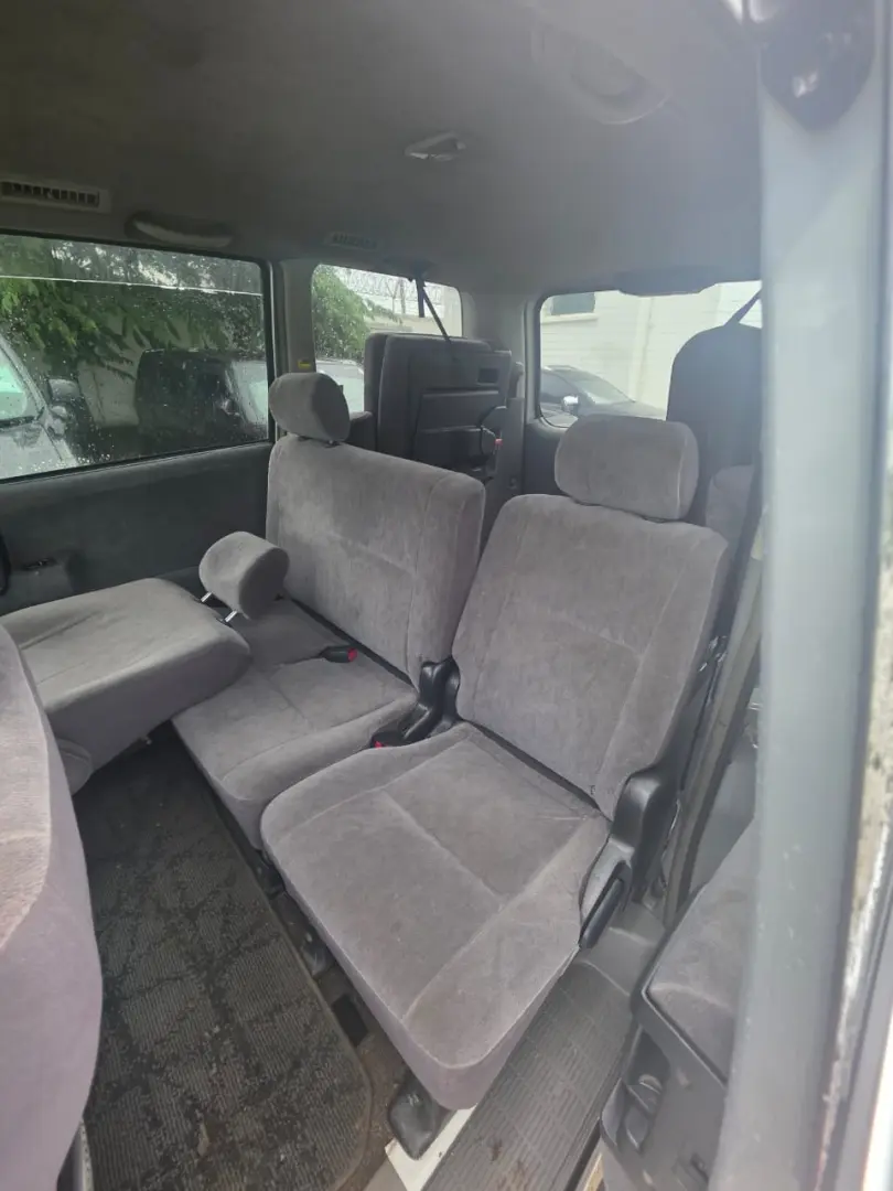 Toyota Noah Minivan Used for Sale thumbnail 3