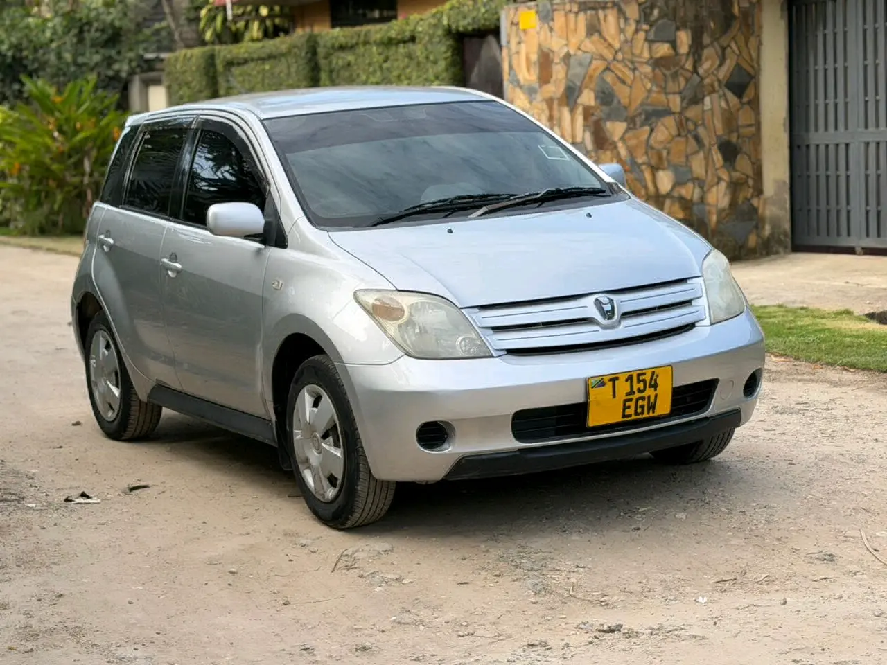 Toyota Ist EGW 1290cc for Sale thumbnail 3