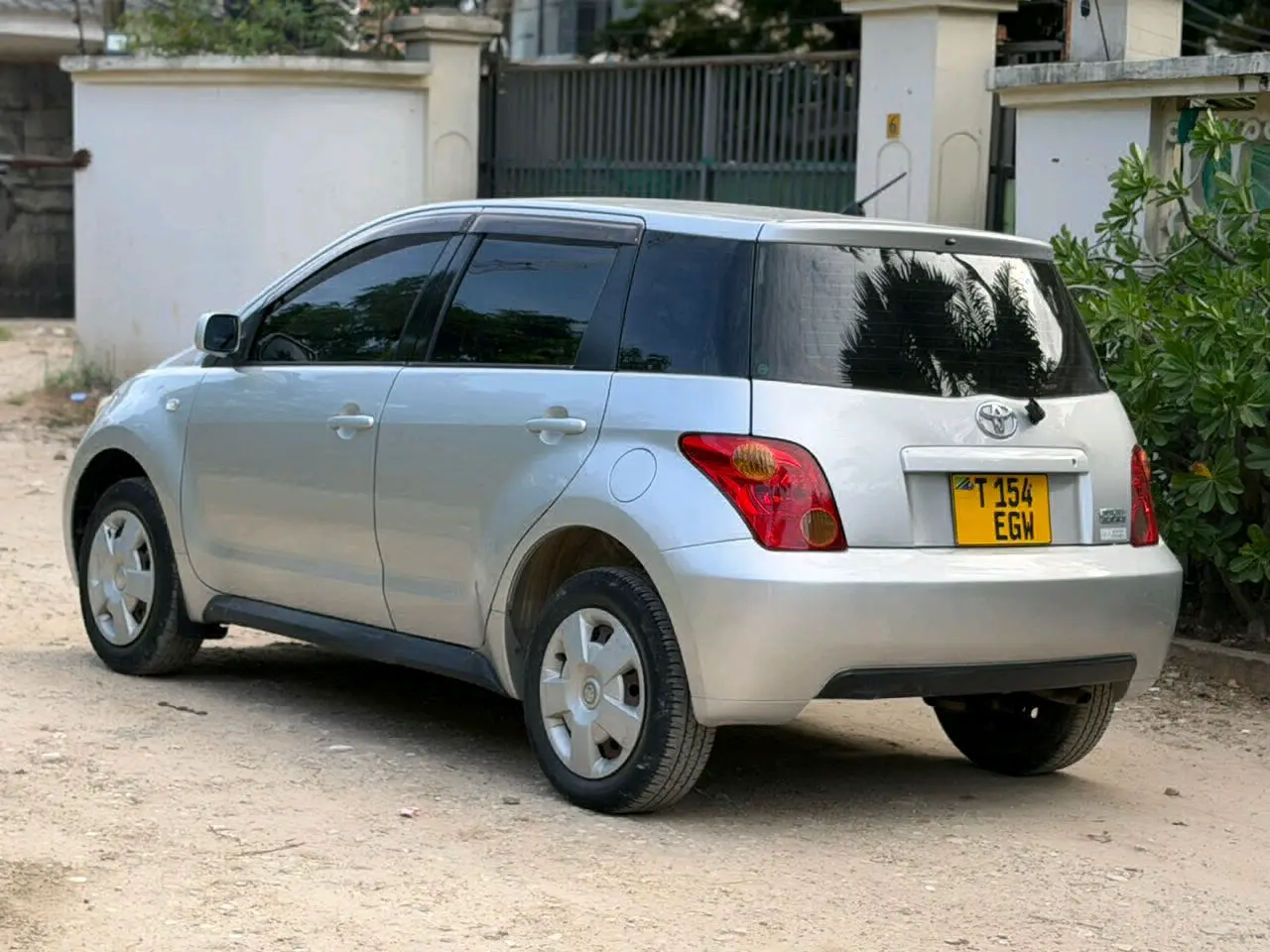 Toyota Ist EGW 1290cc for Sale thumbnail 6