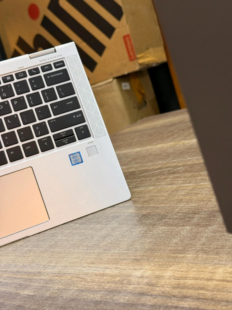 HP Elitebook x360 1030 Core i7 8th Gen Touchscreen Laptop thumbnail 8