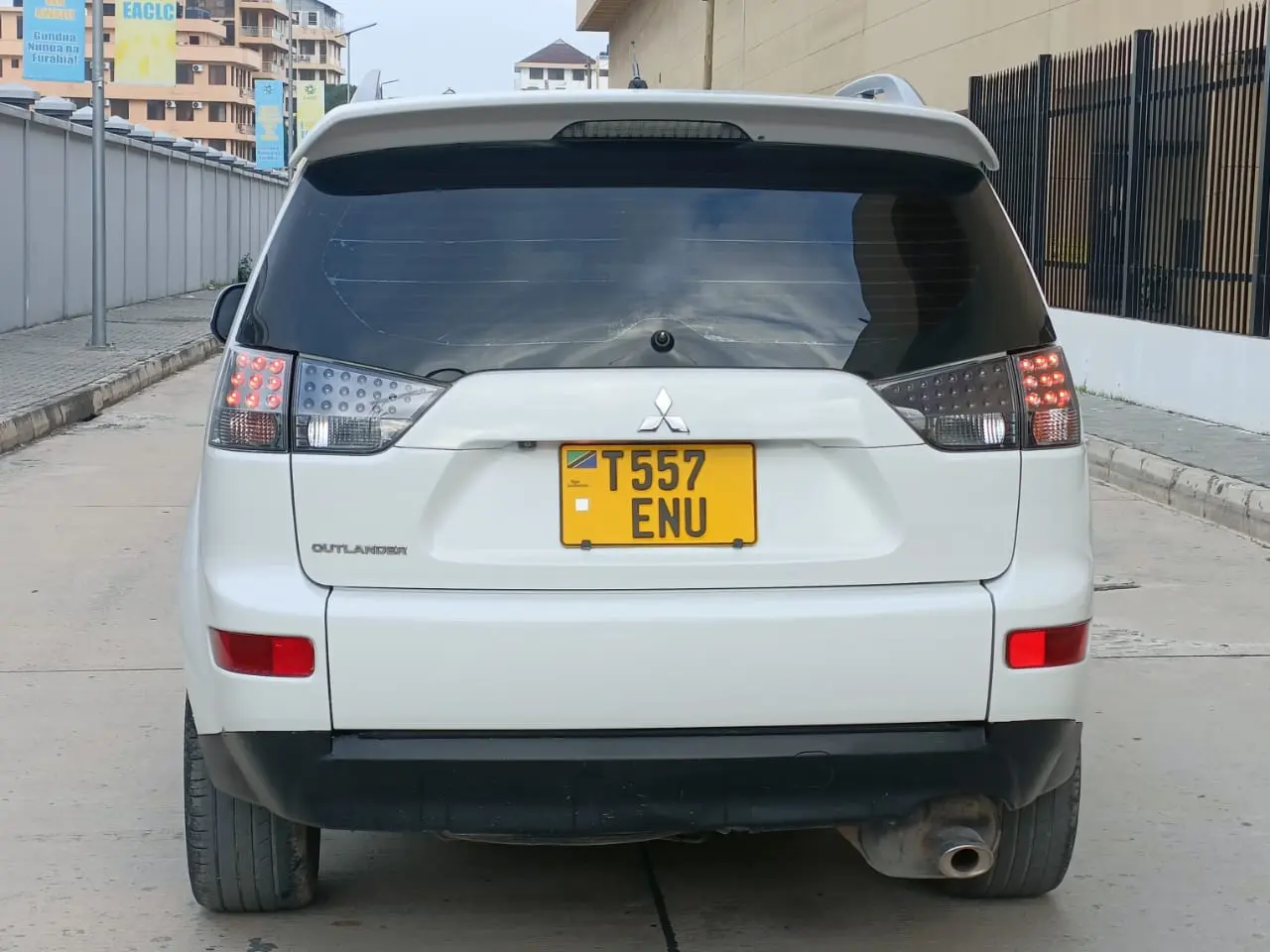 Mitsubishi Outlander ENU thumbnail 4
