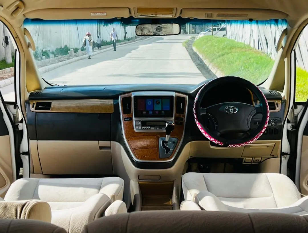 Toyota Alphard DNL thumbnail 3