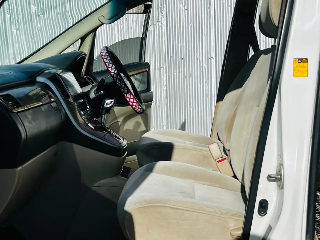 Toyota Alphard DNL thumbnail 5