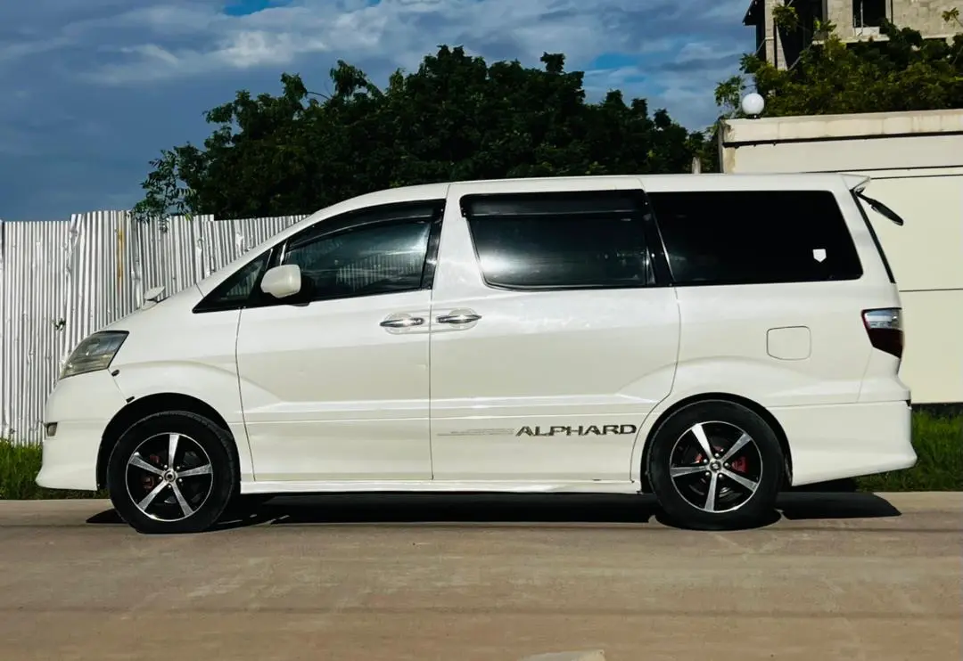Toyota Alphard DNL thumbnail 9