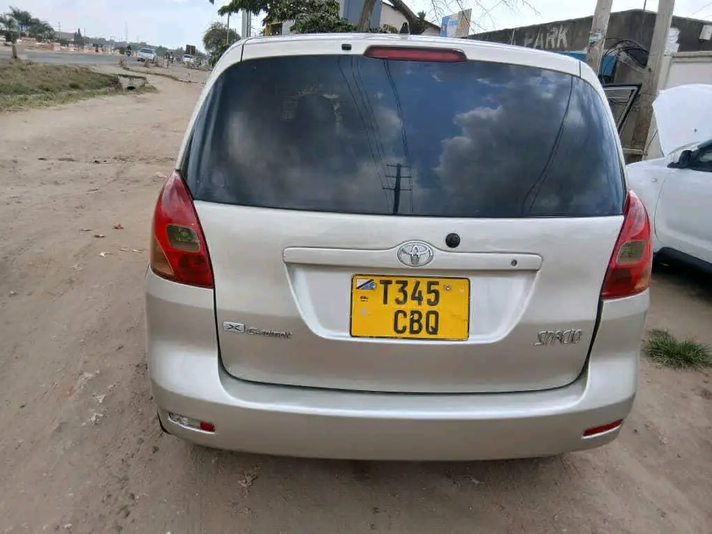 Toyota Spacio Minivan for Sale thumbnail 2
