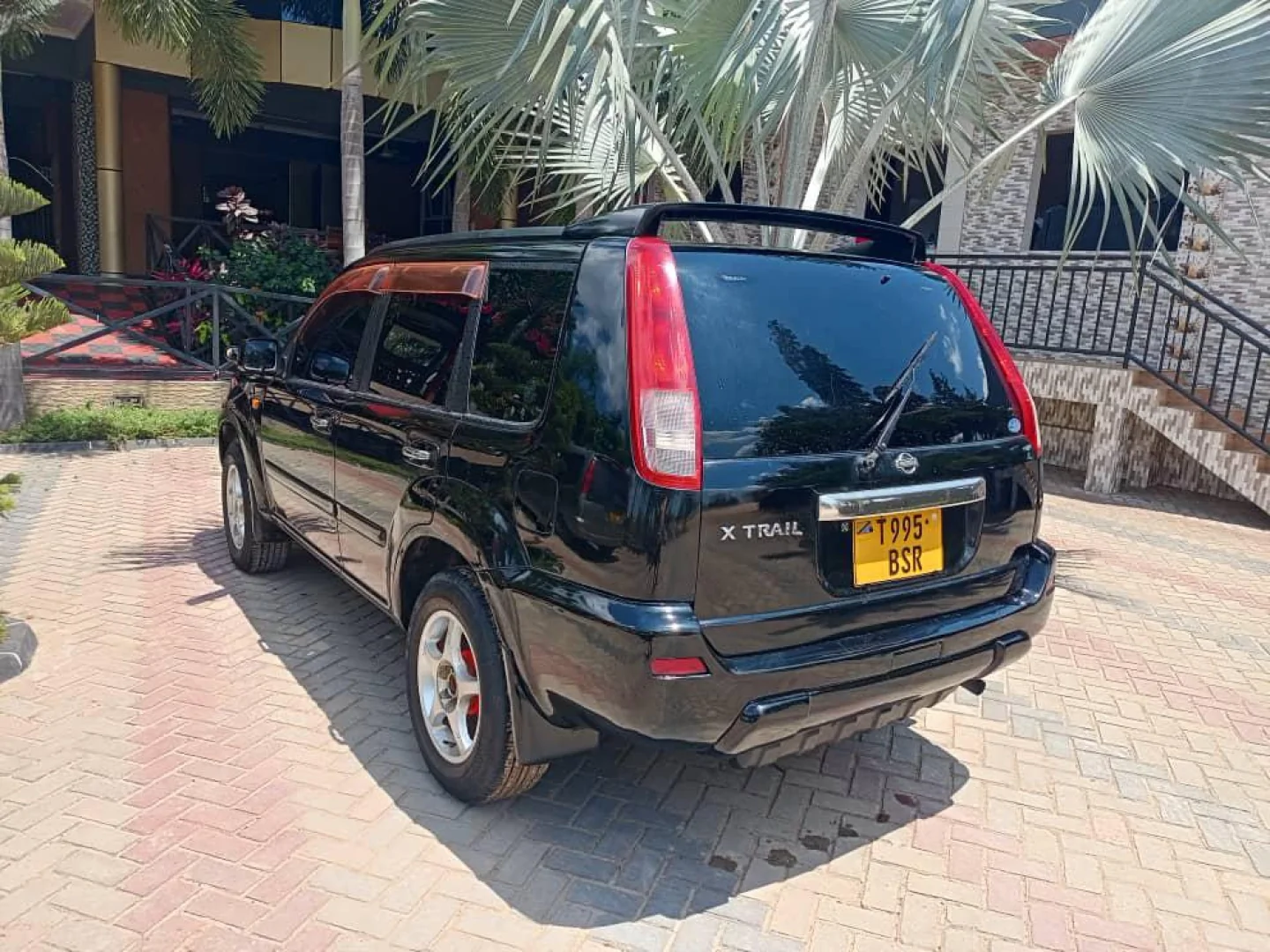 Nissan X-Trail SUV BSR thumbnail 6