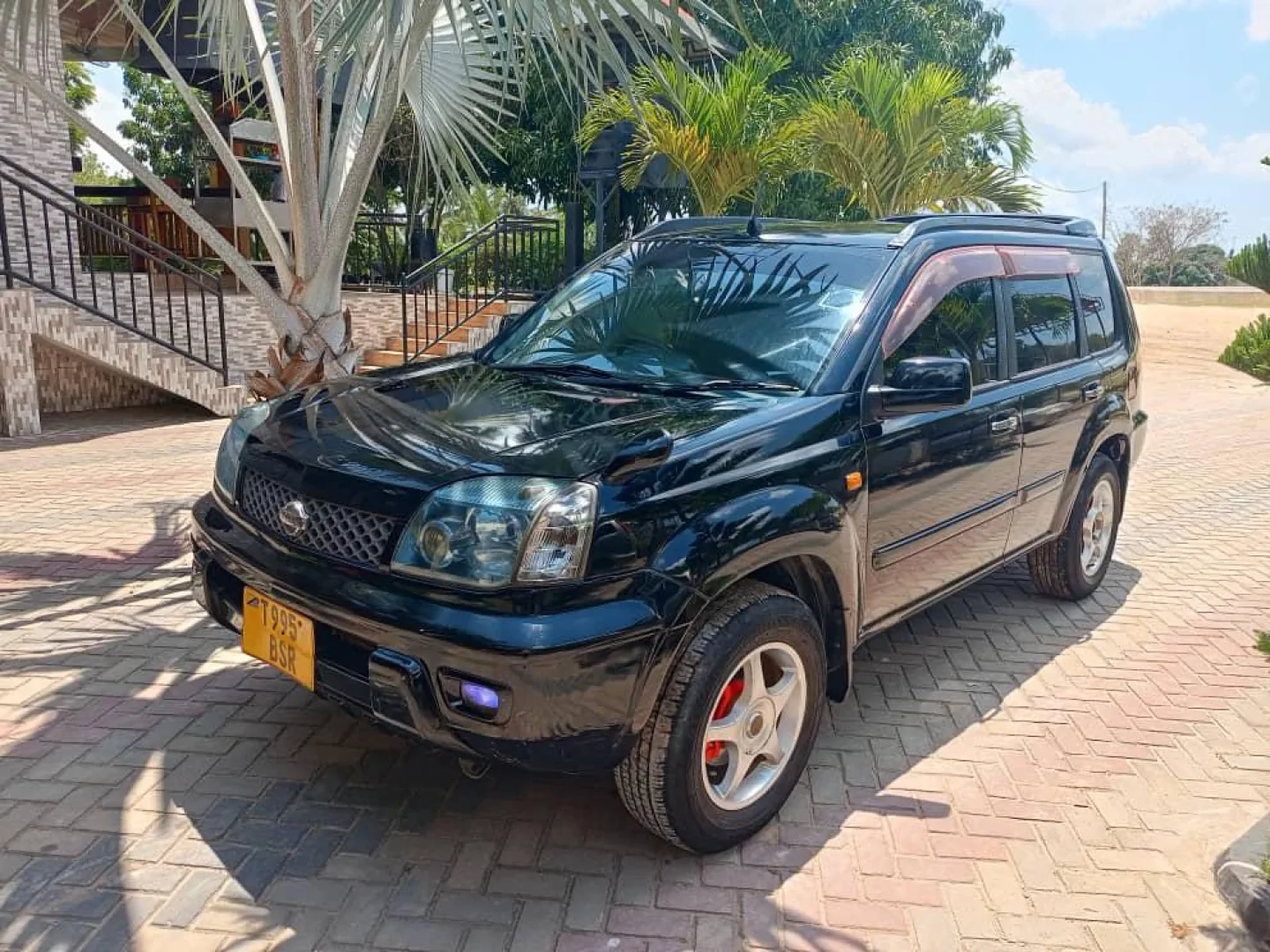 Nissan X-Trail SUV BSR thumbnail 8