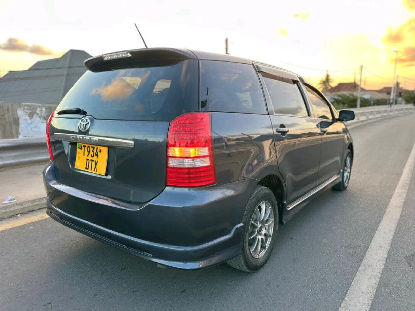 Toyota Wish 2005, 1790cc, Full AC, Excellent Condition thumbnail 5