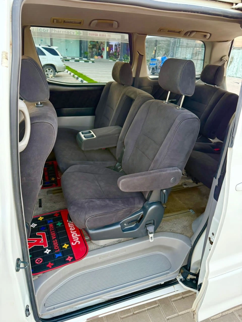Used White Toyota Alphard Van 2360cc thumbnail 2