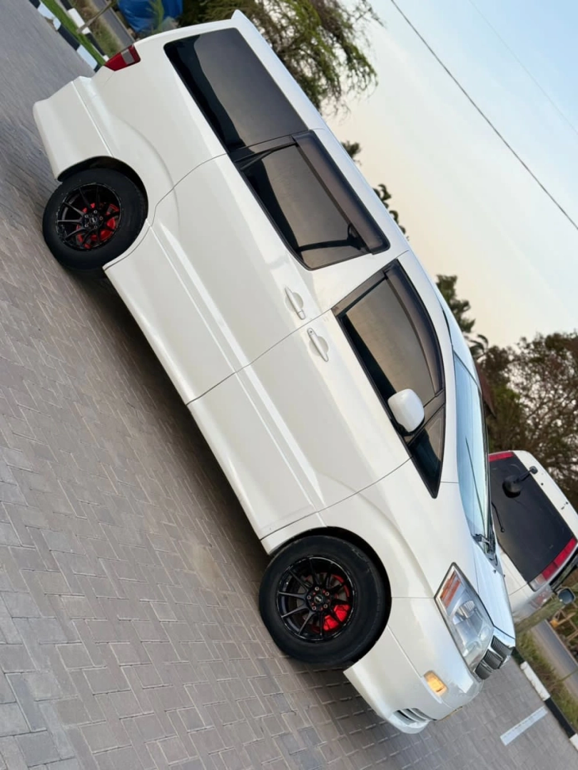 Used White Toyota Alphard Van 2360cc thumbnail 8