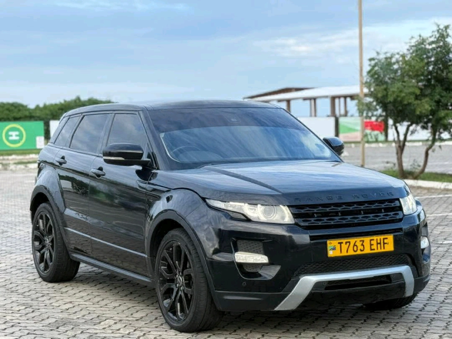 Range Rover Evoque 2012 Diesel SUV thumbnail 3