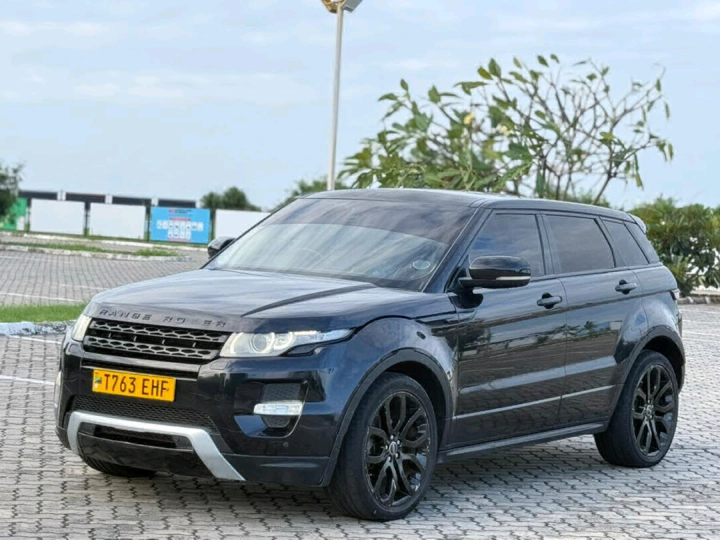 Range Rover Evoque 2012 Diesel SUV thumbnail 4