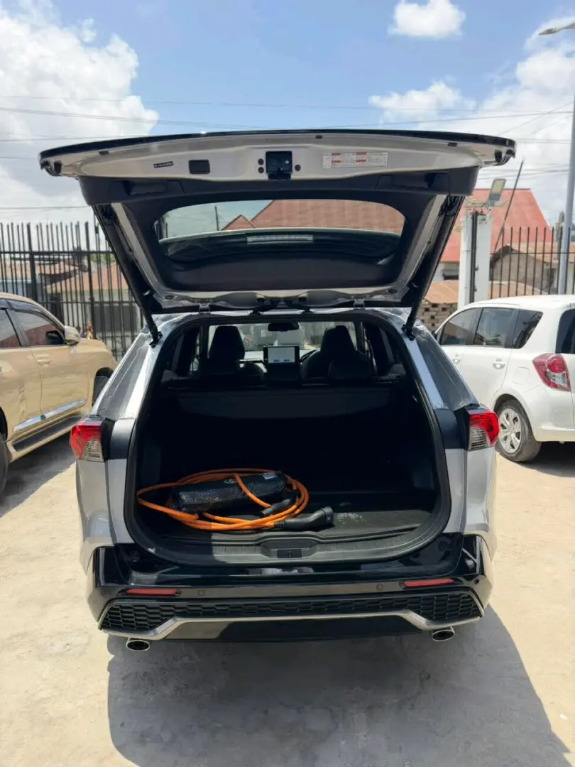 Silver 2025 Toyota RAV4 Hybrid GR thumbnail 8