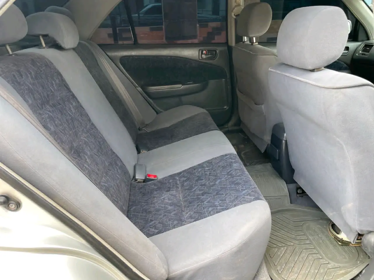 Toyota Carina Sedan 2002 kwa Mauzo au Vipuri thumbnail 4