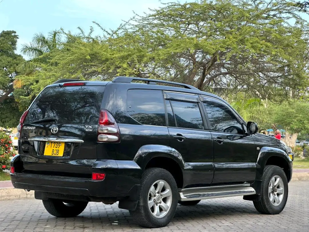 Toyota Land Cruiser Prado 120 (2007) - 2.7L Petrol thumbnail 3