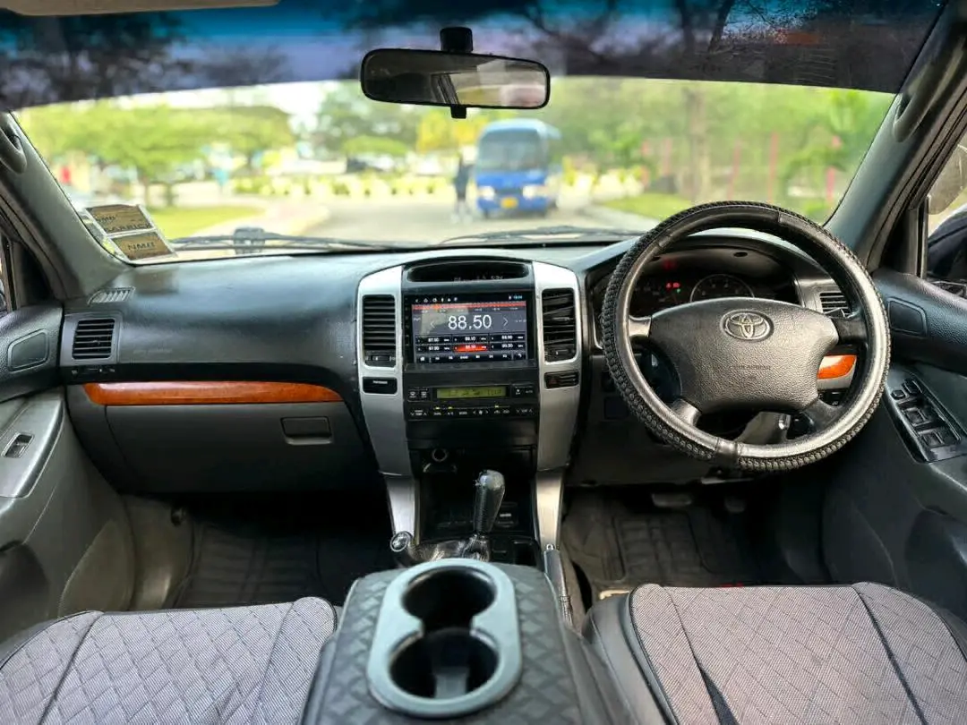 Toyota Land Cruiser Prado 120 (2007) - 2.7L Petrol thumbnail 8