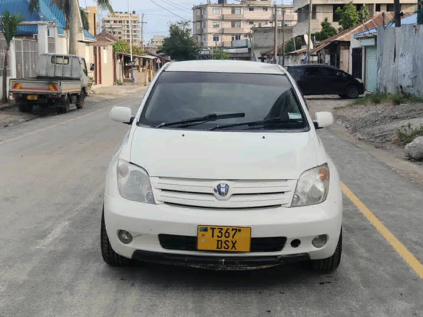 Toyota Ist 2004 Nyeupe