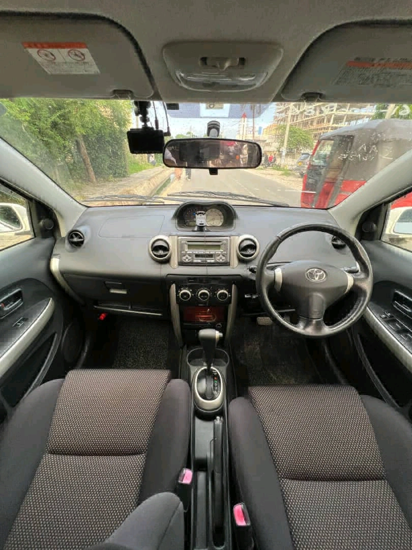Toyota IST 2003 Pearl White Automatic thumbnail 8