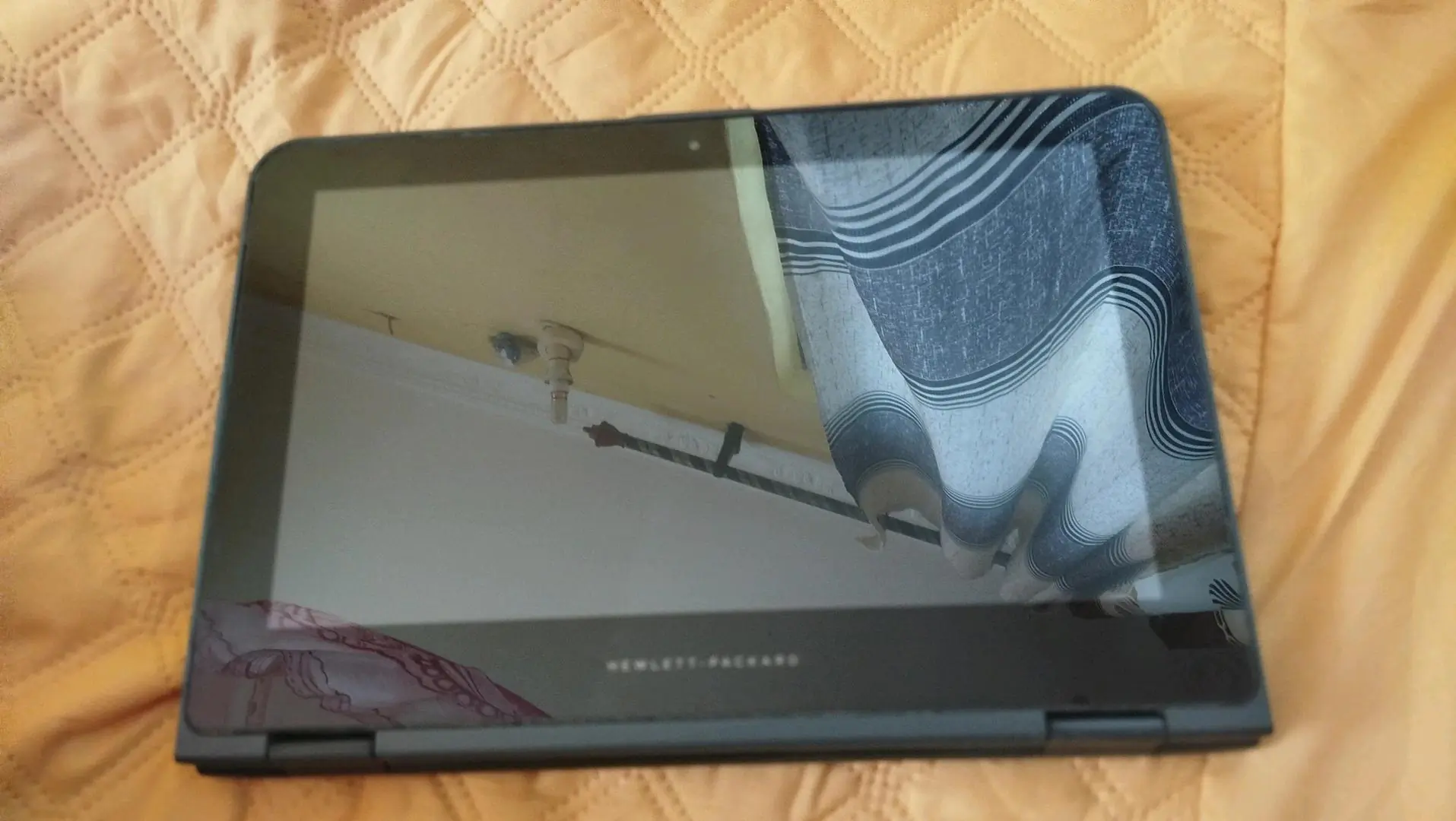 HP EliteBook x360 Touchscreen Laptop thumbnail 4