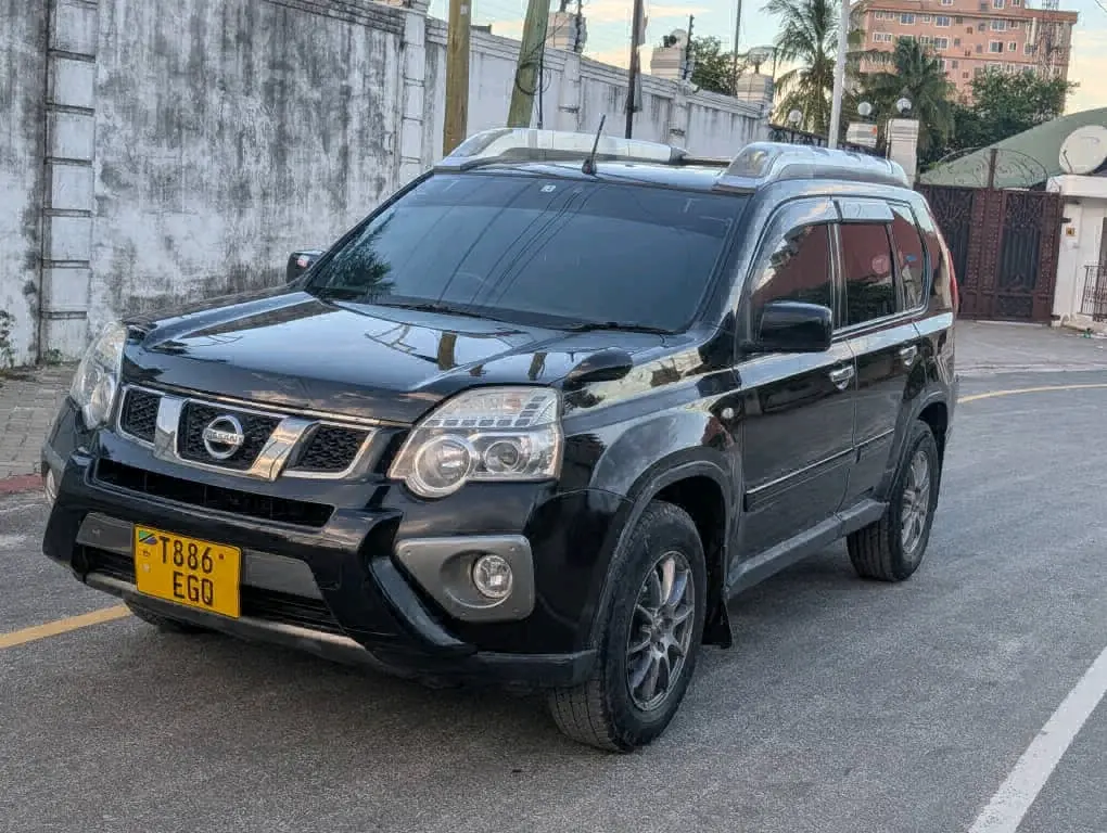 Nissan X-Trail 2012 thumbnail 2