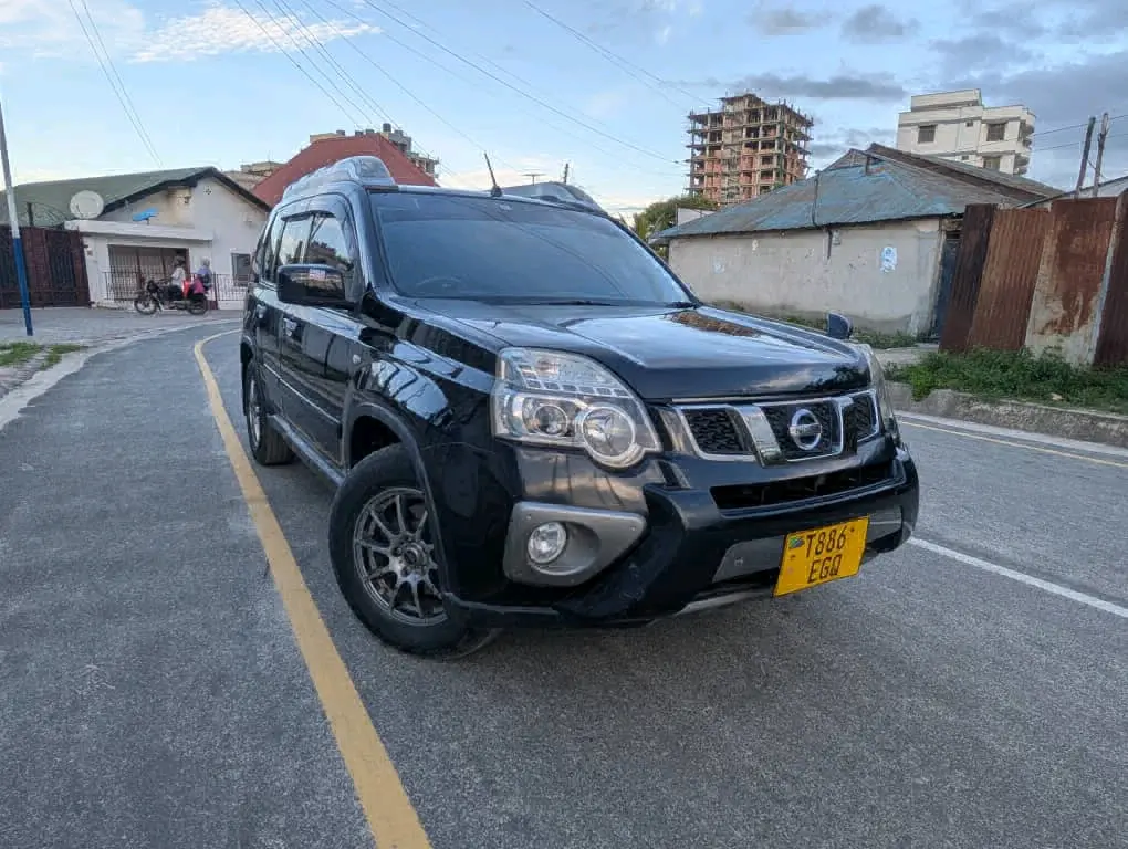 Nissan X-Trail 2012 thumbnail 3