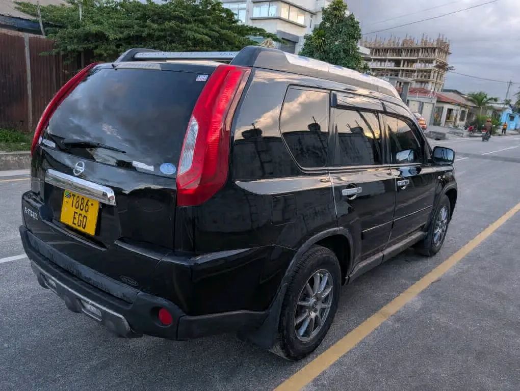 Nissan X-Trail 2012 thumbnail 4