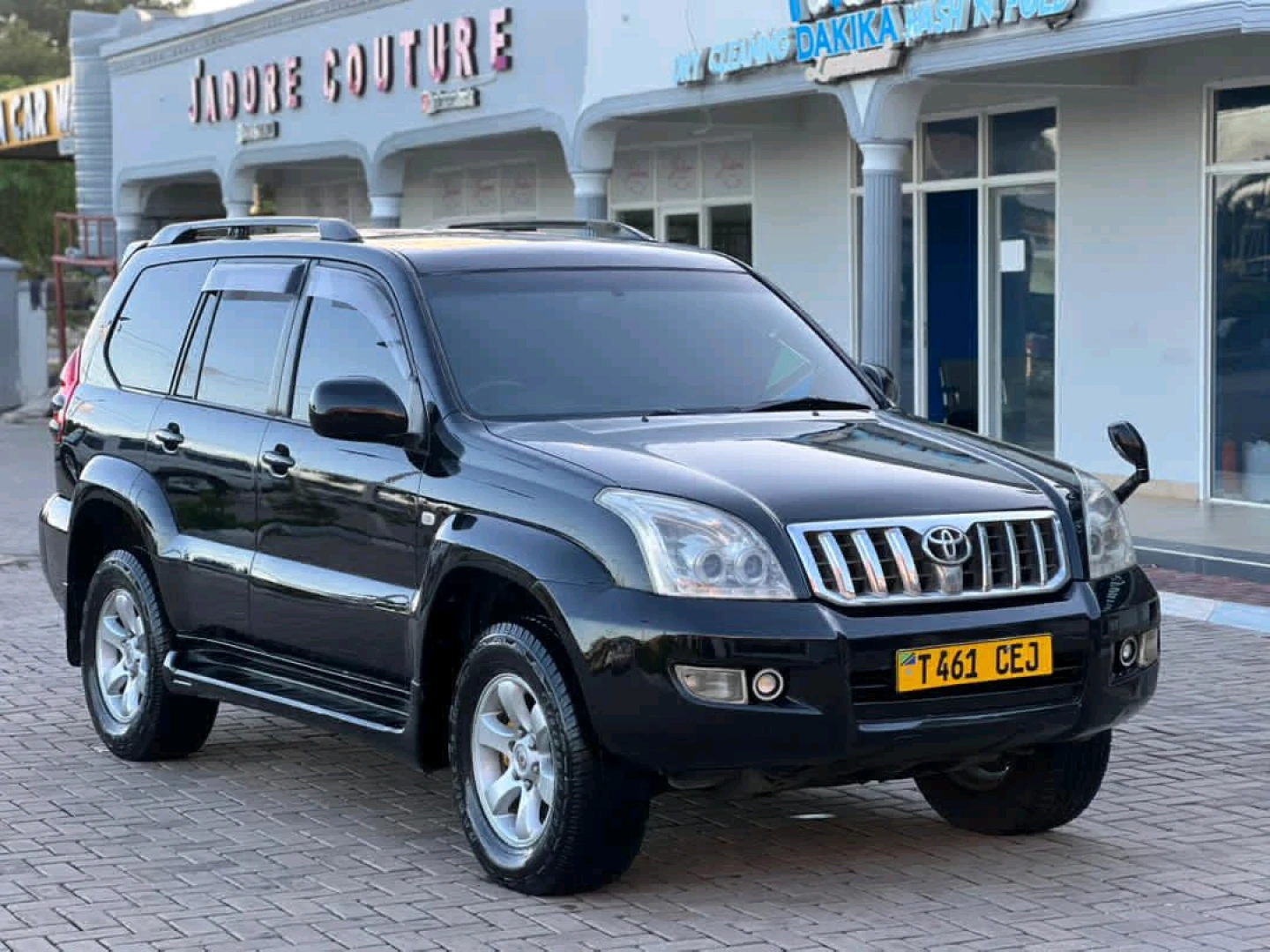 Black Toyota Land Cruiser Prado 120 (2004) thumbnail 3
