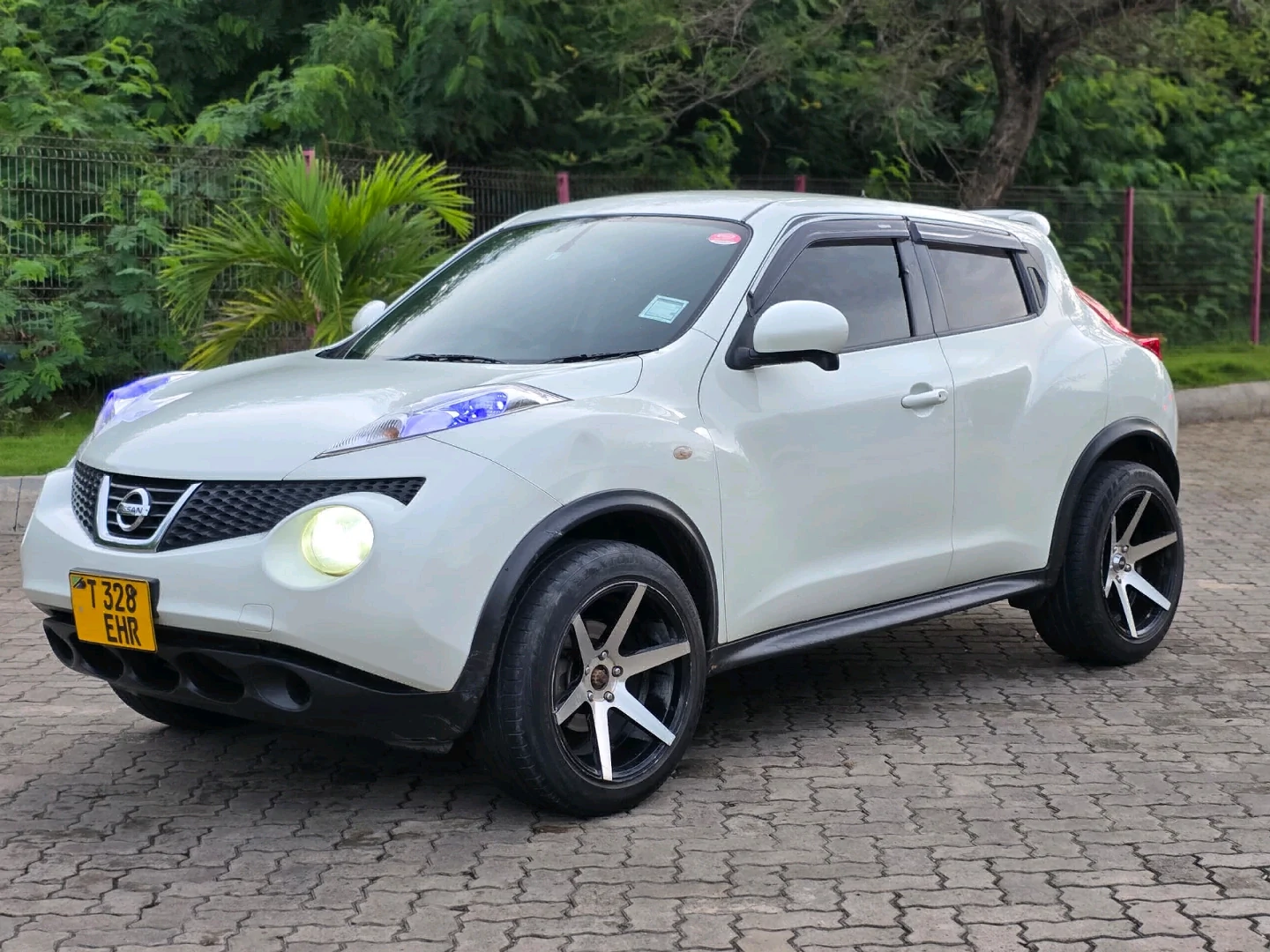2010 Nissan Juke SUV 1490cc thumbnail 6