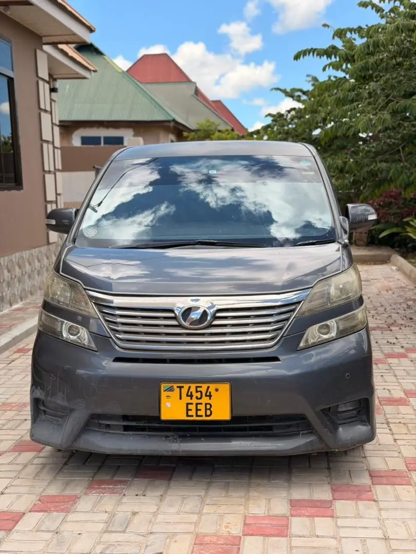 Toyota Vellfire Grey thumbnail 3